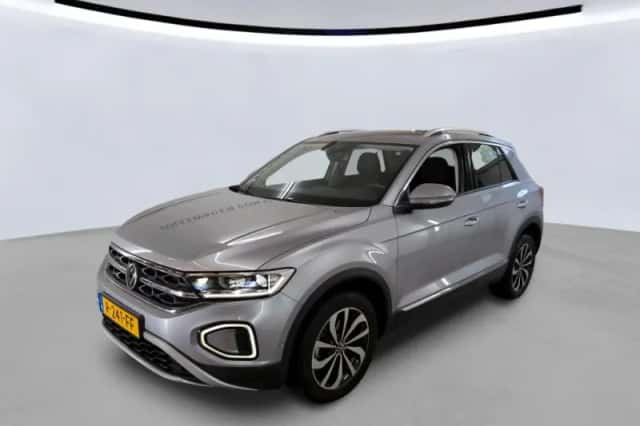 Volkswagen T-Roc (2022) thumbnail 3