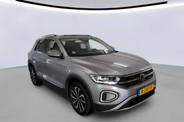 Volkswagen T-Roc (2022) thumbnail 4