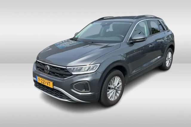 Volkswagen T-Roc (2022) thumbnail 3