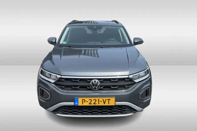 Volkswagen T-Roc (2022) thumbnail 4