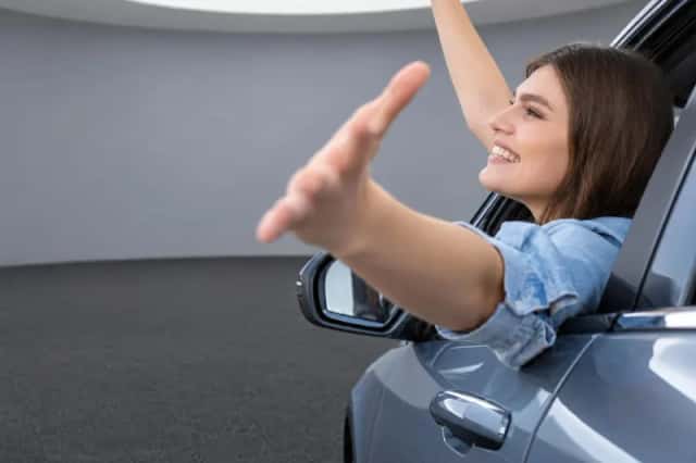 Volkswagen ID.4 (2023) thumbnail 5