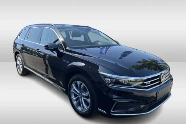 Volkswagen Passat (2022) thumbnail 5