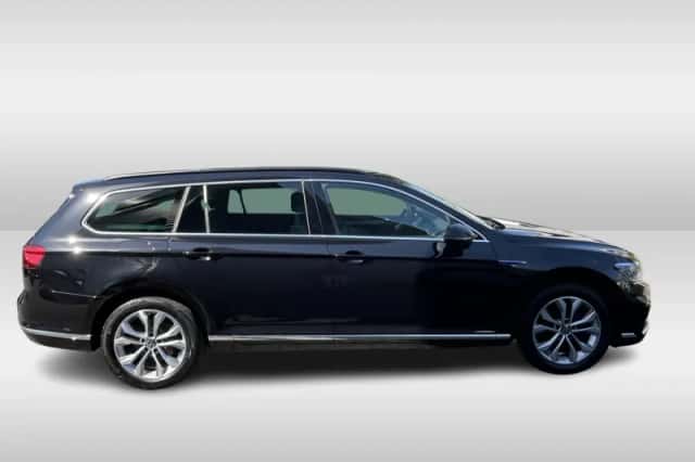 Volkswagen Passat (2022) thumbnail 6