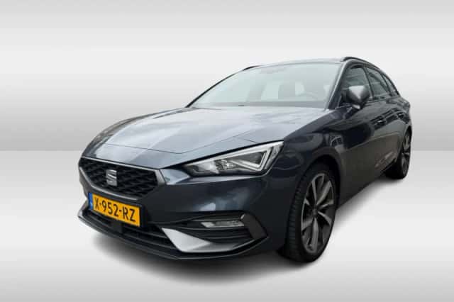 SEAT Leon (2024) thumbnail 3