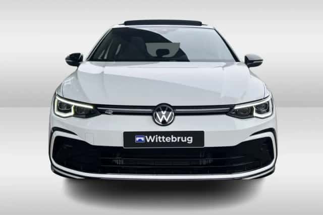 Volkswagen Golf (2023) thumbnail 4