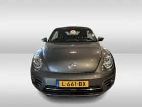 Volkswagen Beetle (2018) thumbnail 5