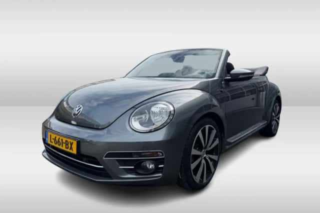 Volkswagen Beetle (2018) thumbnail 3