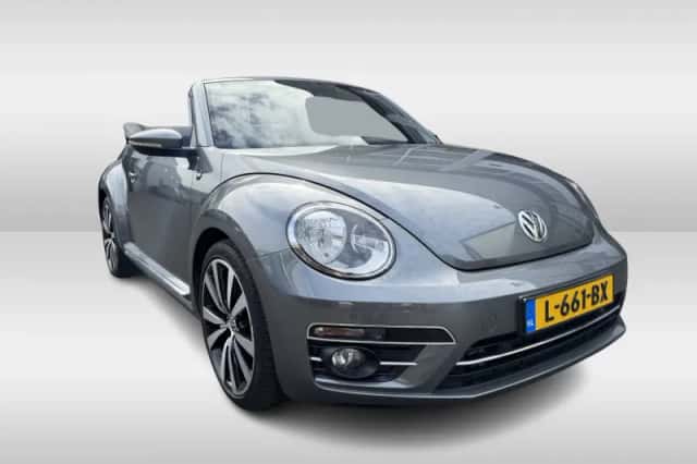 Volkswagen Beetle (2018) thumbnail 5