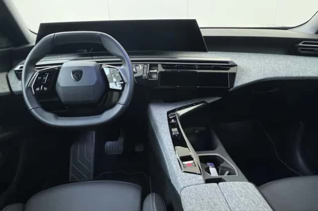 Peugeot 5008 (2025) thumbnail 4