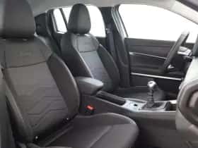 Jeep Avenger (2024) thumbnail 38