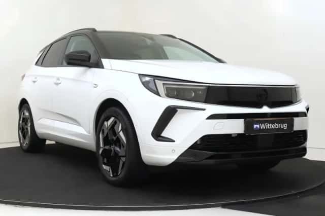 Opel Grandland (2023) thumbnail 3