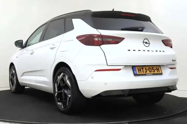 Opel Grandland (2023) thumbnail 4