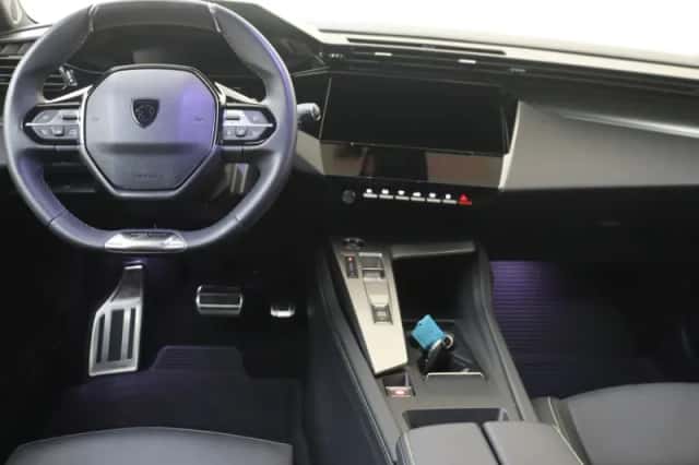 Peugeot 308 (2024) thumbnail 5