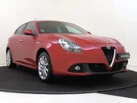 Alfa Romeo Giulietta (2016) thumbnail 3