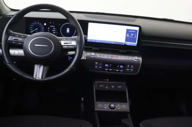 Hyundai Kona (2023) thumbnail 5