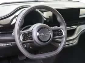 Fiat 500 (2023) thumbnail 5