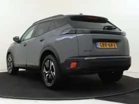 Peugeot 2008 (2024) thumbnail 4