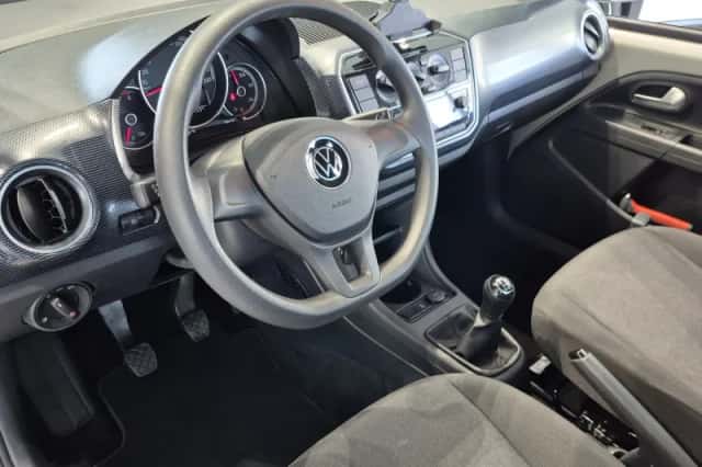 Volkswagen Up! (2023) thumbnail 5