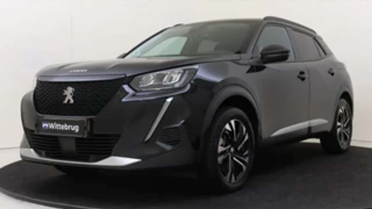 Peugeot e-2008 (2022) — foto 1