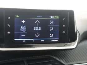 Peugeot e-2008 (2022) thumbnail 18
