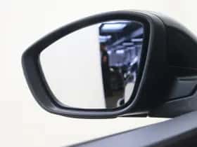 Peugeot e-2008 (2022) thumbnail 27
