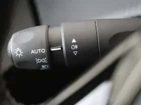 Peugeot e-2008 (2022) thumbnail 28