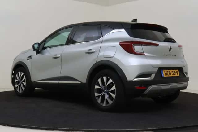 Renault Captur (2021) thumbnail 4