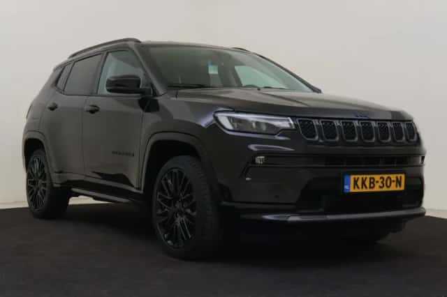 Jeep Compass (2022) thumbnail 3