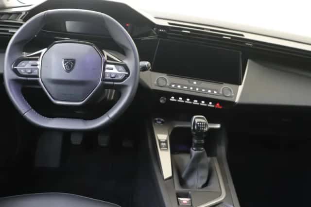 Peugeot 308 (2023) thumbnail 5
