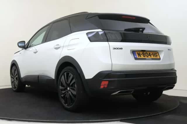 Peugeot 3008 (2021) thumbnail 4