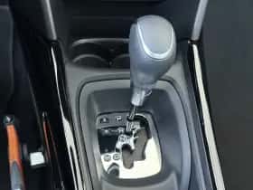 Peugeot 2008 (2018) thumbnail 21
