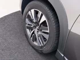 Peugeot 2008 (2018) thumbnail 32