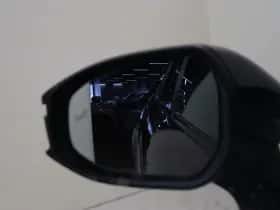 Toyota C-HR (2024) thumbnail 29