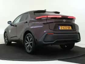 Toyota C-HR (2024) thumbnail 4
