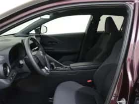 Toyota C-HR (2024) thumbnail 10