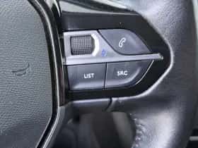 Peugeot 2008 (2021) thumbnail 23