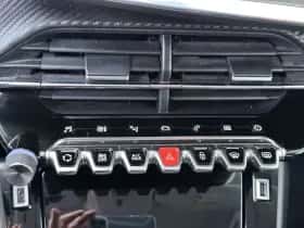 Peugeot 2008 (2021) thumbnail 26