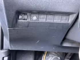 Peugeot 2008 (2021) thumbnail 28