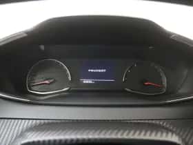 Peugeot 208 (2023) thumbnail 7