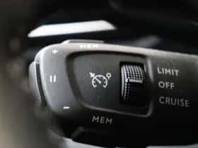 Peugeot 3008 (2021) thumbnail 25