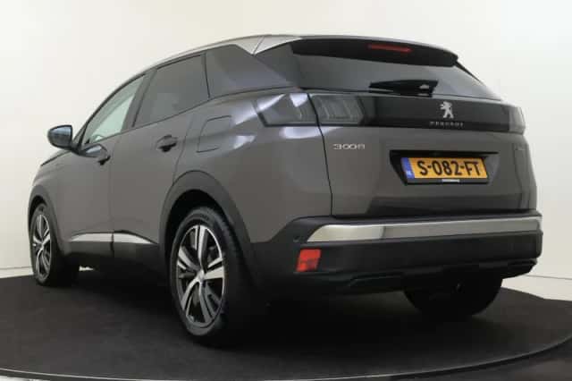 Peugeot 3008 (2021) thumbnail 4