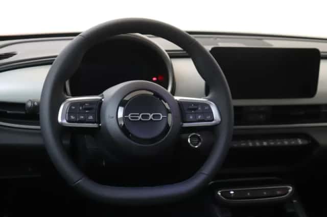 Fiat 600e (2025) thumbnail 6