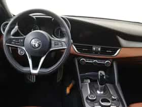 Alfa Romeo Giulia (2020) thumbnail 5