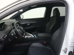 Peugeot 3008 (2020) thumbnail 5