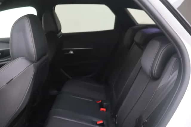 Peugeot 3008 (2020) thumbnail 6