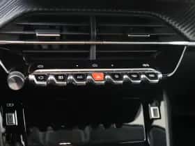 Peugeot 208 (2024) thumbnail 25