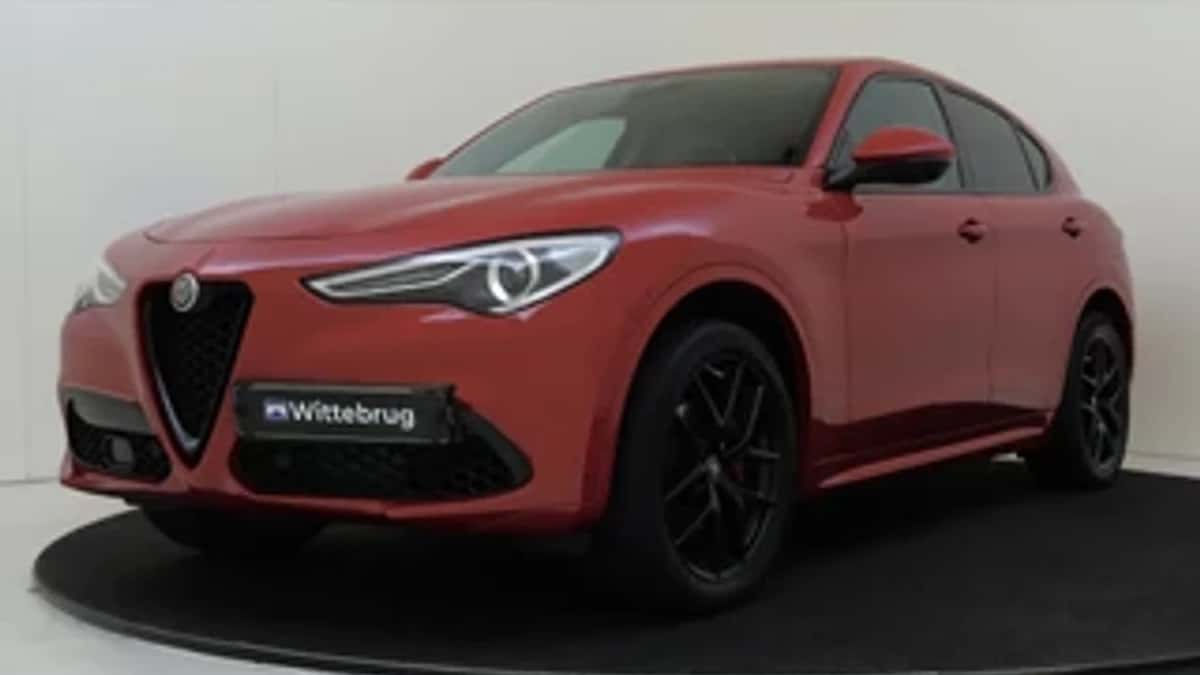 Alfa Romeo Stelvio (2019) — foto 1
