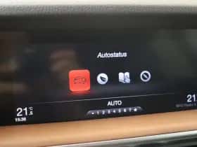 Alfa Romeo Stelvio (2019) thumbnail 18