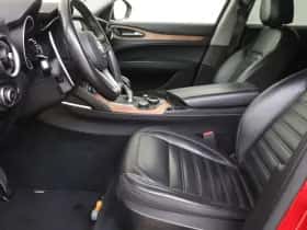 Alfa Romeo Stelvio (2019) thumbnail 9
