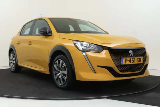 Peugeot e-208 (2022) thumbnail 3